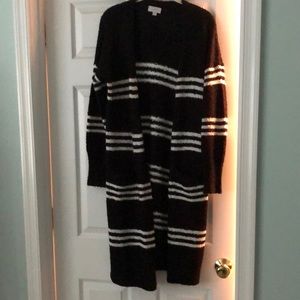 Ladies long black and white stripe open cardigan